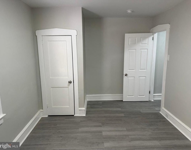 244 Mansion Avenue - Photo Thumbnail 11