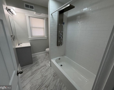 244 Mansion Avenue - Photo Thumbnail 14