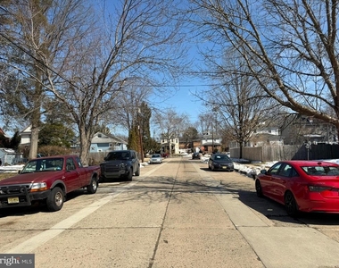244 Mansion Avenue - Photo Thumbnail 28