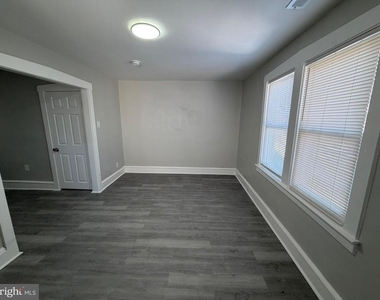 244 Mansion Avenue - Photo Thumbnail 5