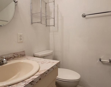 2209 Greenwood Drive - Photo Thumbnail 15