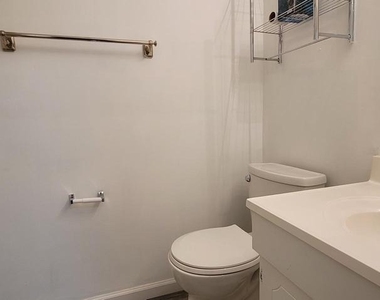 2209 Greenwood Drive - Photo Thumbnail 12