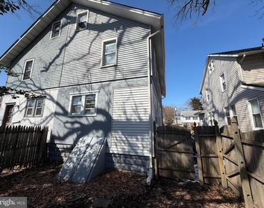 244 Mansion Avenue - Photo Thumbnail 23
