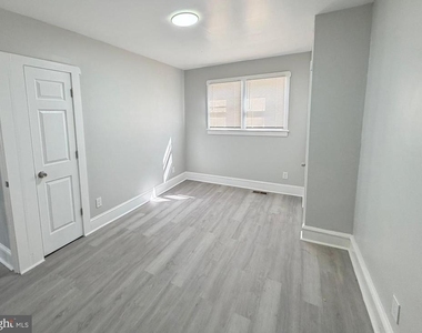 244 Mansion Avenue - Photo Thumbnail 16