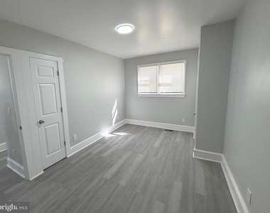 244 Mansion Avenue - Photo Thumbnail 15