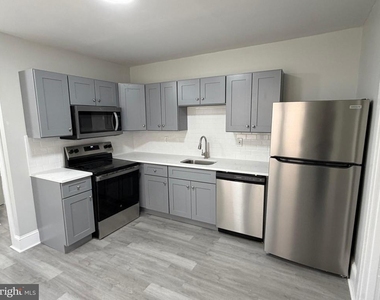 244 Mansion Avenue - Photo Thumbnail 6
