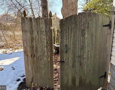244 Mansion Avenue - Photo Thumbnail 21
