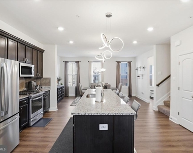 16416 Fife Way - Photo Thumbnail 9