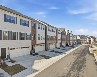 16416 Fife Way - Photo Thumbnail 1