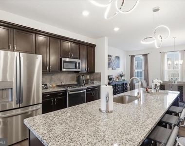 16416 Fife Way - Photo Thumbnail 10