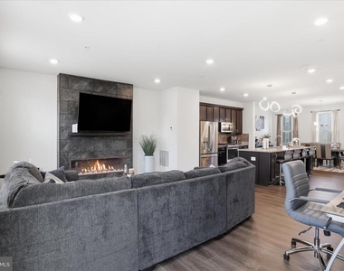 16416 Fife Way - Photo Thumbnail 7