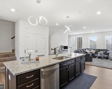 16416 Fife Way - Photo Thumbnail 12