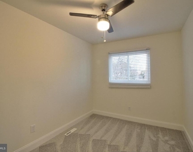 87 Meadowlark Avenue - Photo Thumbnail 12