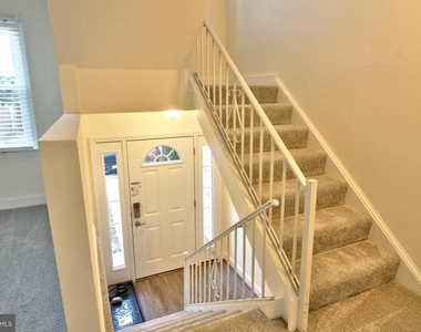 87 Meadowlark Avenue - Photo Thumbnail 6