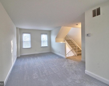 87 Meadowlark Avenue - Photo Thumbnail 7