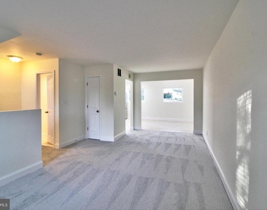 87 Meadowlark Avenue - Photo Thumbnail 8