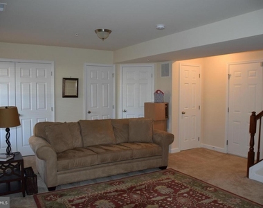 390 English Oak Lane - Photo Thumbnail 24