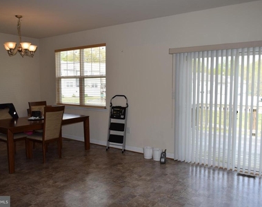 390 English Oak Lane - Photo Thumbnail 33
