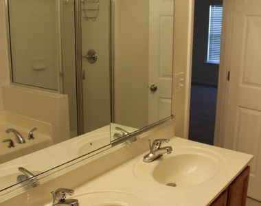 11711 Mezzanine Drive - Photo Thumbnail 5