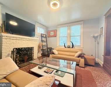 3119 South Dakota Avenue Ne - Photo Thumbnail 5