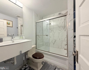 3119 South Dakota Avenue Ne - Photo Thumbnail 12