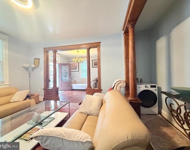 3119 South Dakota Avenue Ne - Photo Thumbnail 4