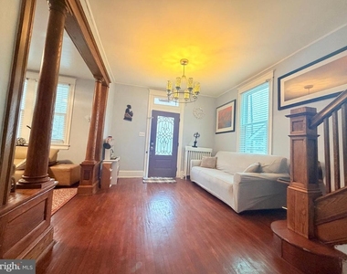 3119 South Dakota Avenue Ne - Photo Thumbnail 6