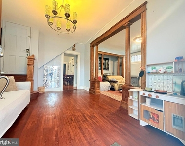 3119 South Dakota Avenue Ne - Photo Thumbnail 1