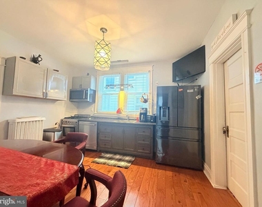 3119 South Dakota Avenue Ne - Photo Thumbnail 8
