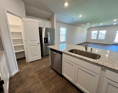 1314 Prescott Pl - Photo Thumbnail 13