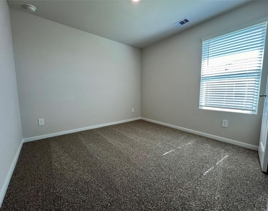 1314 Prescott Pl - Photo Thumbnail 9