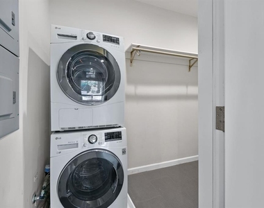 3110 Red River St - Photo Thumbnail 3