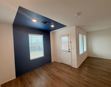 7316 Sparkling Light Dr - Photo Thumbnail 11