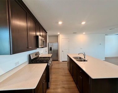 7316 Sparkling Light Dr - Photo Thumbnail 4