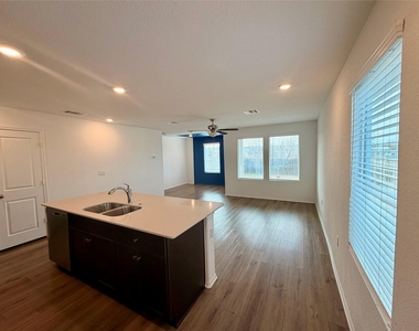 7316 Sparkling Light Dr - Photo Thumbnail 9