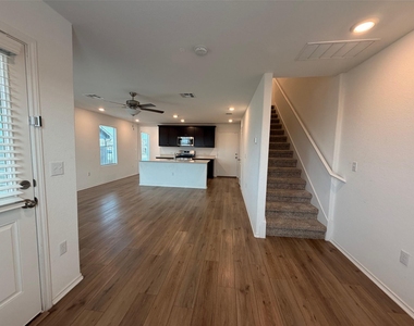7316 Sparkling Light Dr - Photo Thumbnail 10