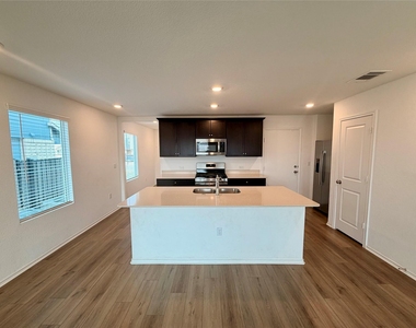 7316 Sparkling Light Dr - Photo Thumbnail 6