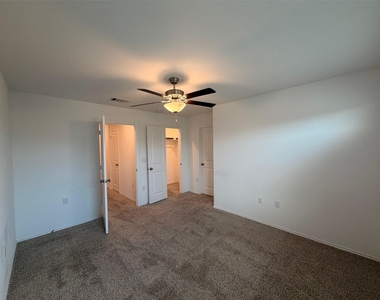 7316 Sparkling Light Dr - Photo Thumbnail 14