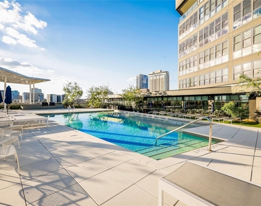 800 Embassy Dr - Photo Thumbnail 10
