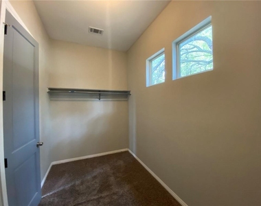 204 Spellbrook Ln - Photo Thumbnail 12