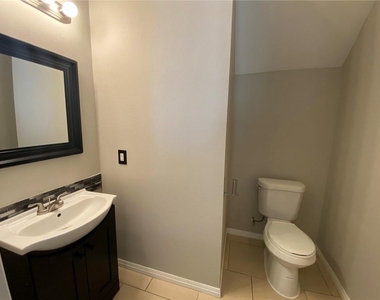204 Spellbrook Ln - Photo Thumbnail 16