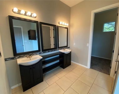 204 Spellbrook Ln - Photo Thumbnail 11