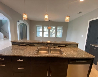 204 Spellbrook Ln - Photo Thumbnail 5