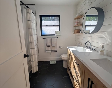 306 Deer Creek Cir - Photo Thumbnail 10