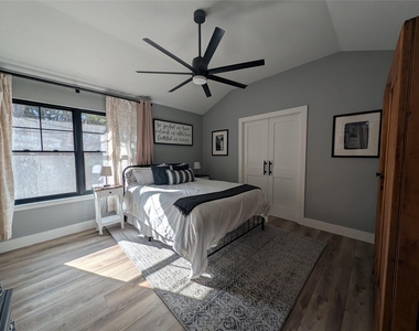 306 Deer Creek Cir - Photo Thumbnail 12