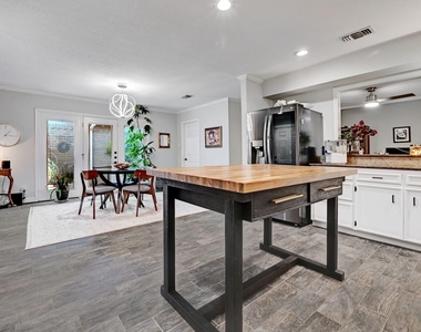 11133 Pinehurst Dr - Photo Thumbnail 15
