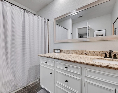 11133 Pinehurst Dr - Photo Thumbnail 20