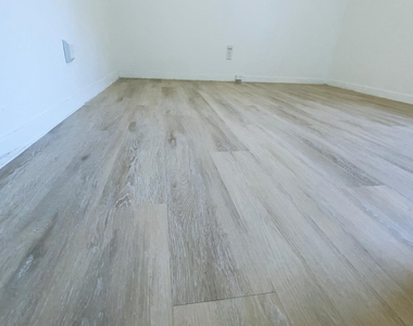 1510 W North Loop Blvd - Photo Thumbnail 11