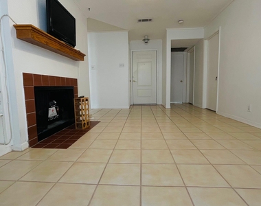 1510 W North Loop Blvd - Photo Thumbnail 3