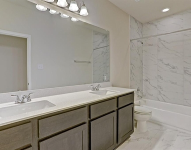 3902 Crockett Ave - Photo Thumbnail 12